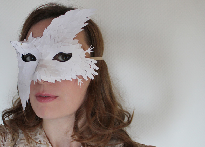 Masque Plumes de papier - Ellybeth
