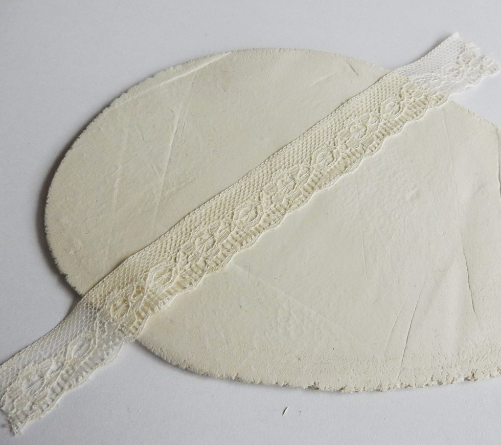 coupelle dentelle à bijoux