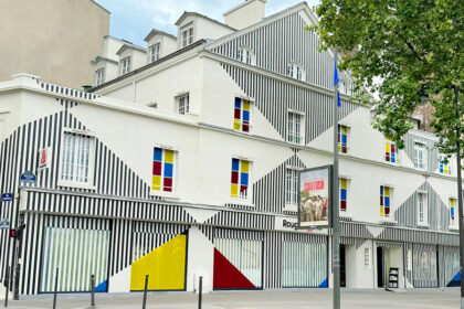 Rougier&Plé-Façade-du-magasin-signée-Daniel-Buren