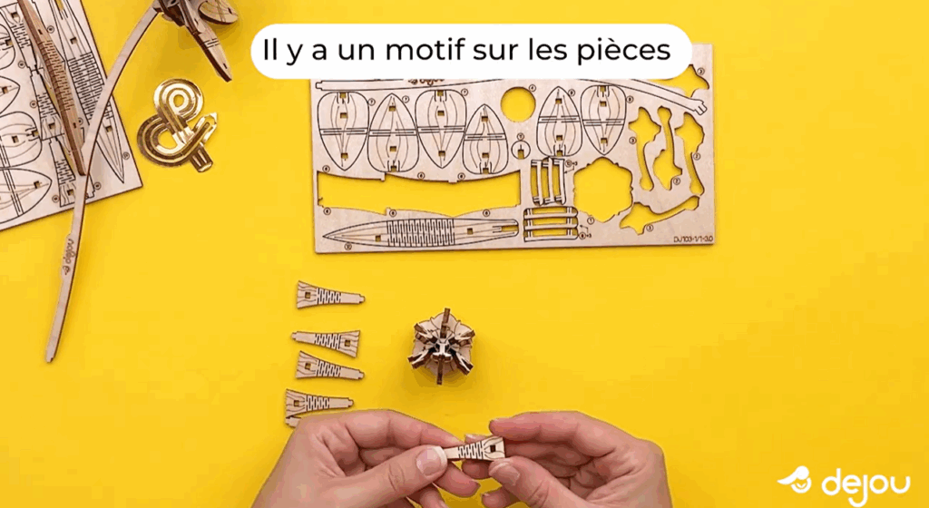 maquette fleur en bois