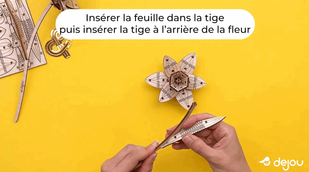 maquette fleur en bois